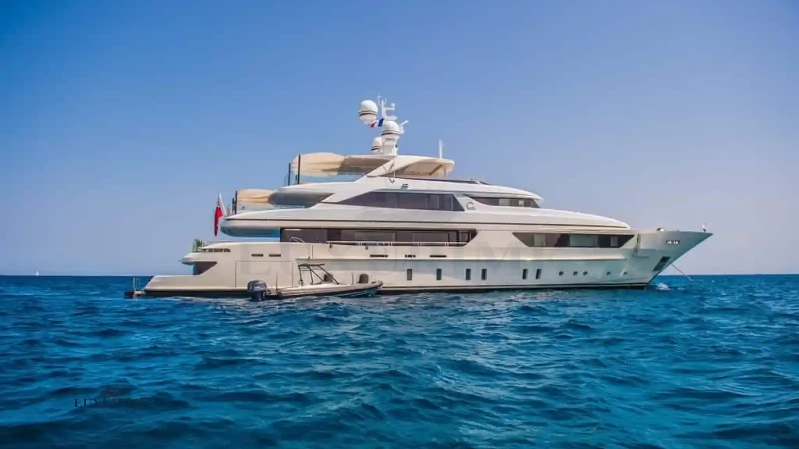 SCORPION Sanlorenzo 46 Yacht Charter