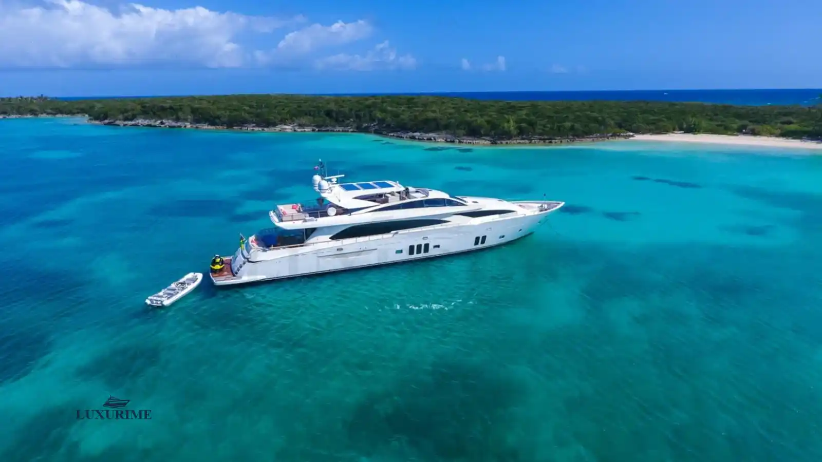 ARION Couach 3700 Fly Yacht Charter