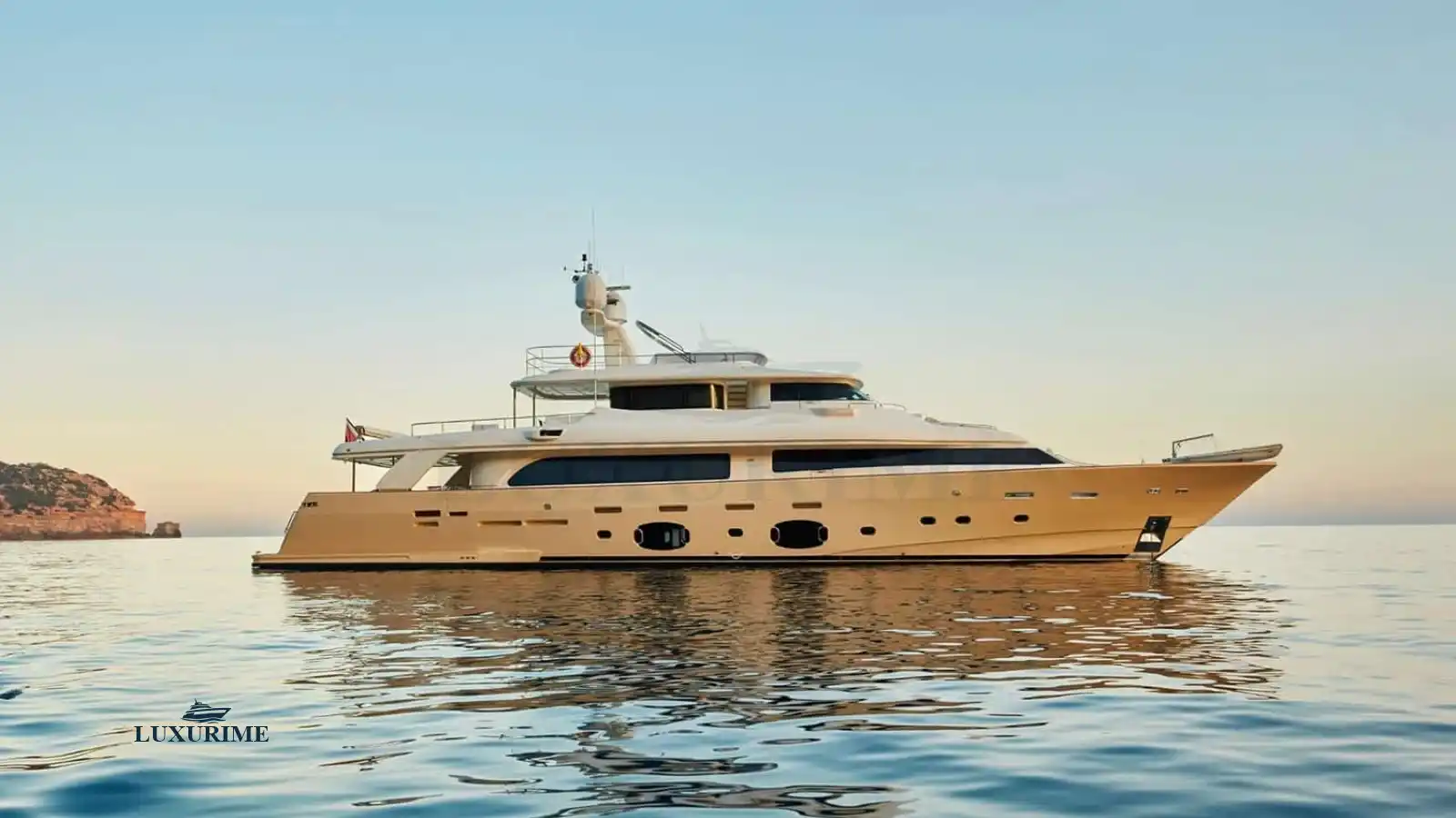 BEST OFF Ferretti Navetta 33 Yacht Charter