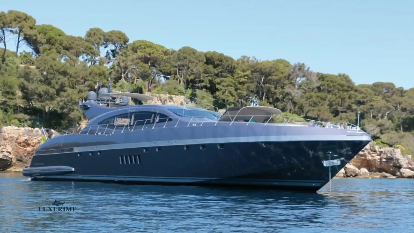 JFF Mangusta 108 Yacht Charter