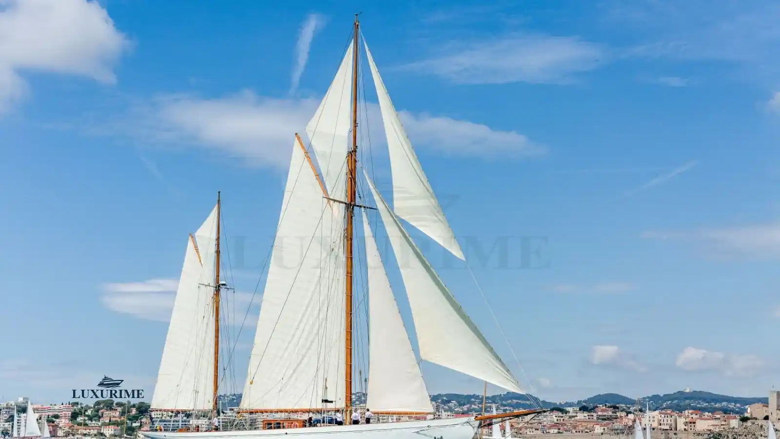 BLACK SWAN 1899 Sailboat Charter