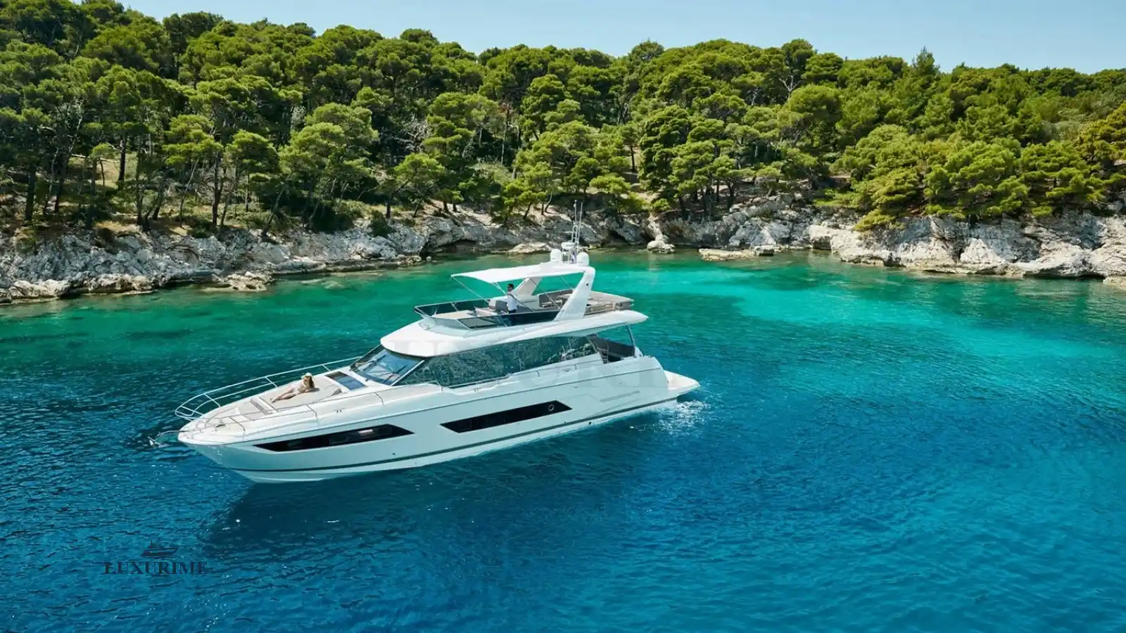 ROMY ONE Prestige 680 yacht charter on the French Riviera with crew